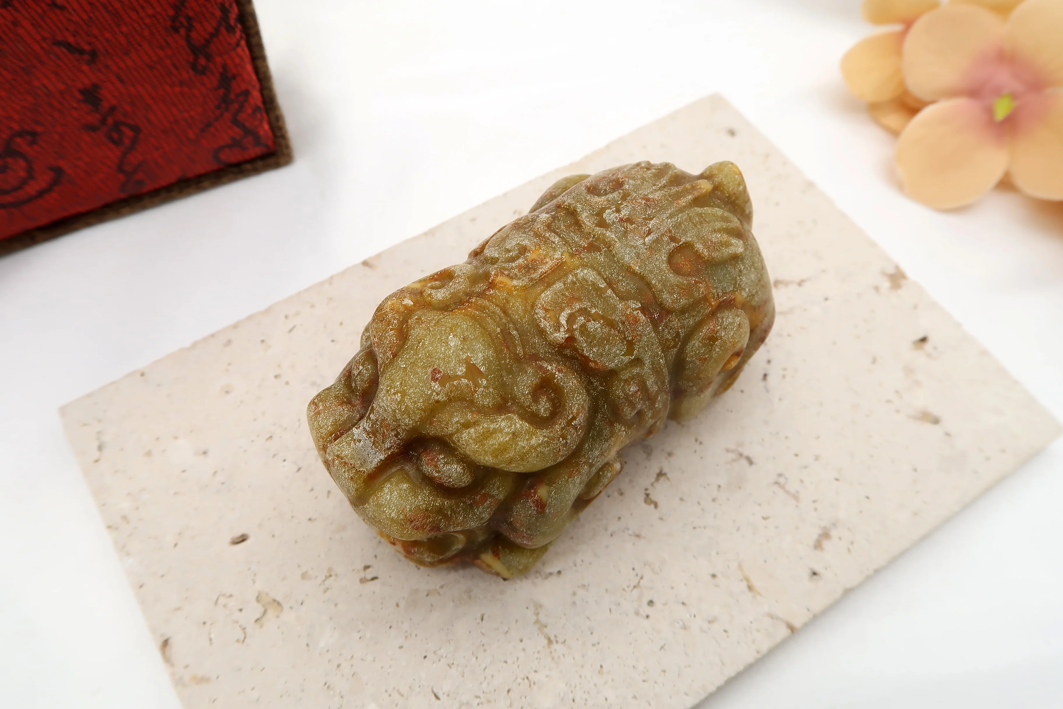仿古玉雕瑞獸擺件｜青黃色辟邪獸造型・古韻文玩收藏