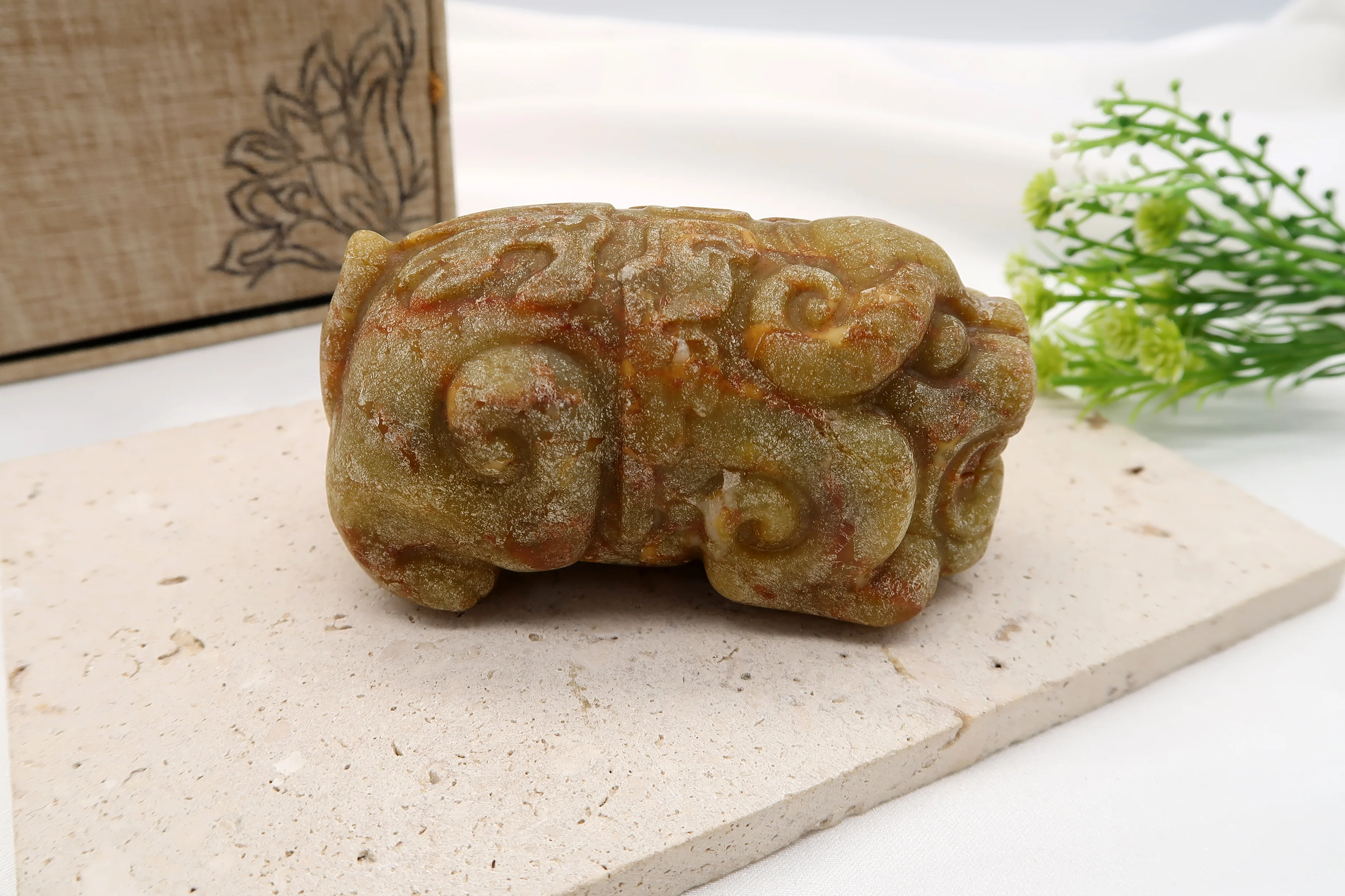 仿古玉雕瑞獸擺件｜青黃色辟邪獸造型・古韻文玩收藏
